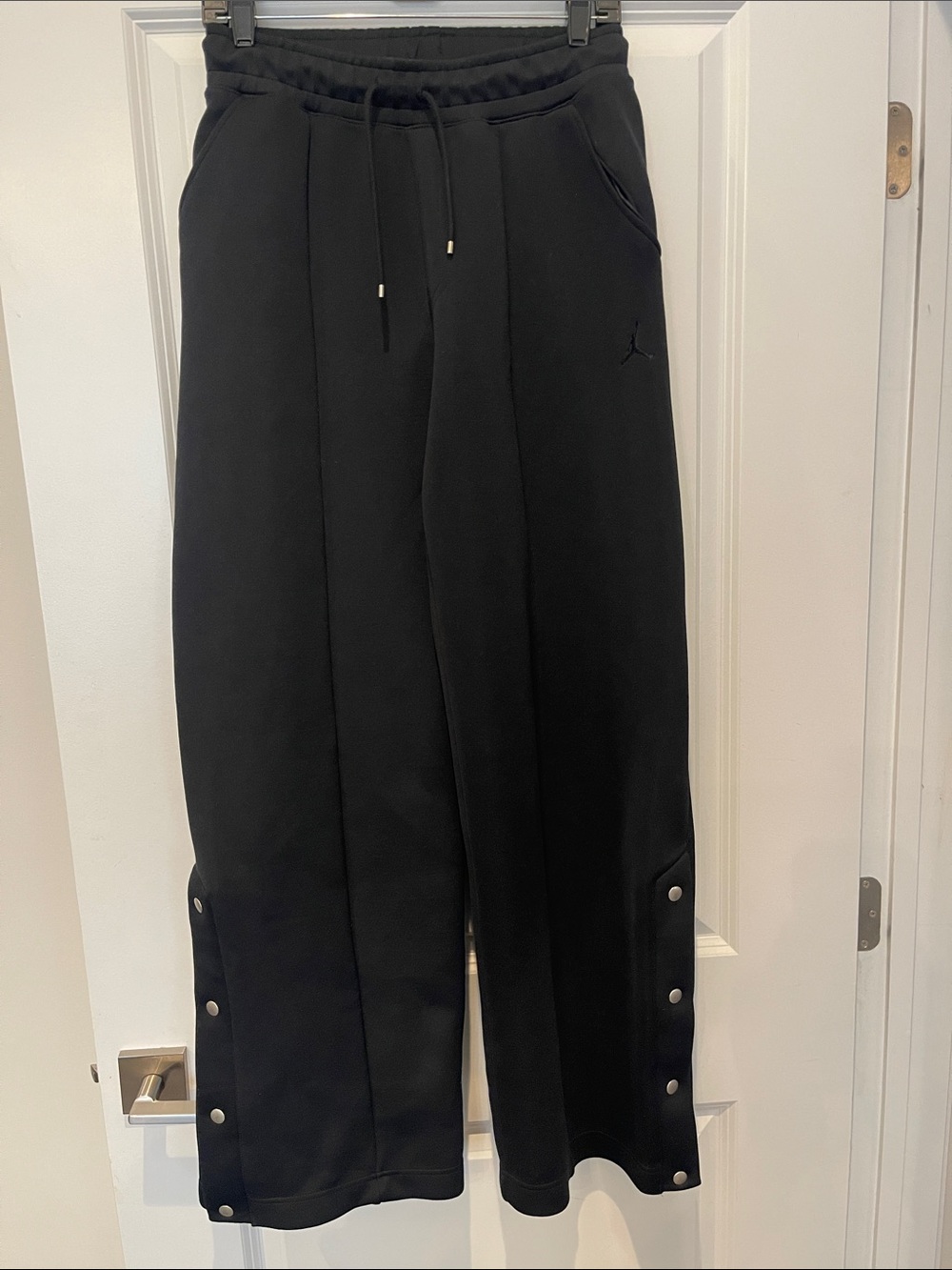 Women’s Jordan Brand Black Snap-Detail Wide-Leg Joggers